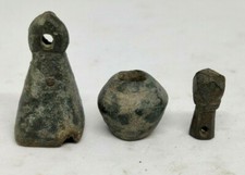 Vari oggetti antichi della