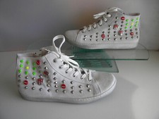 Happiness Is a 10$ tee Grey