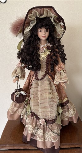 Bambola porcellana da - 21",