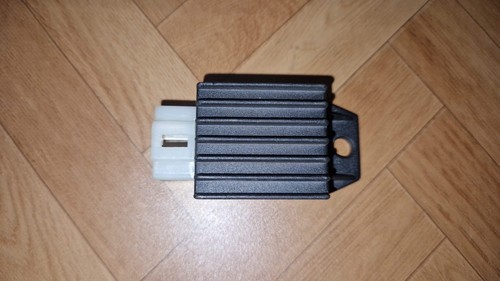 Regolatore tensione - regolatore, di