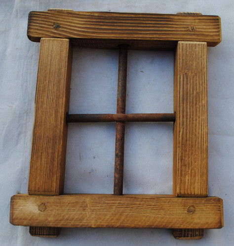 Finestra legno con - legno, grata