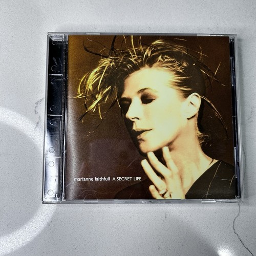 Marianne faithfull secret - marianne, a