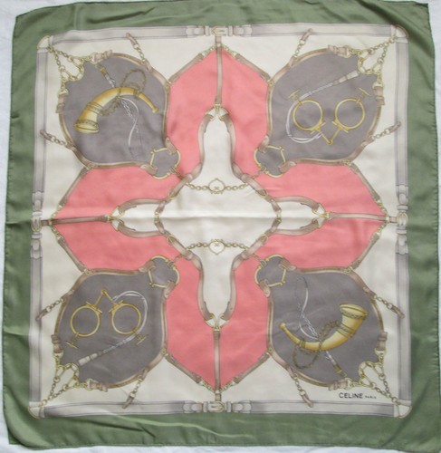 Superbe foulard celine - -superbe,