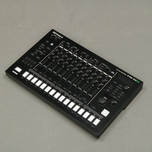 Roland serie aira - tr-8s,