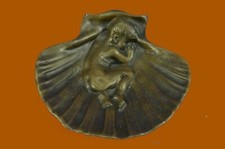 Scultura Figurina In Bronzo Di Un Ragazzo Nudo Che Dorme Con Posacenere Firmato