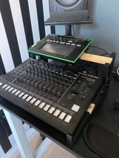 Customizable synth stand