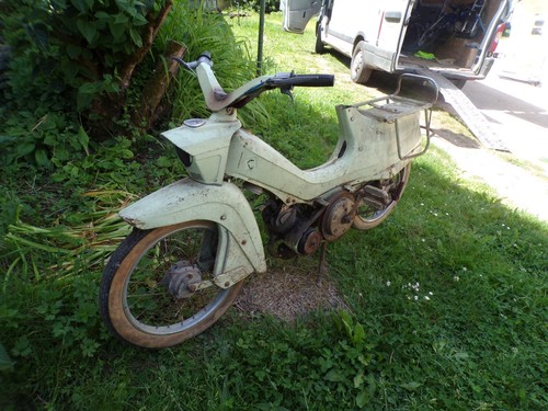 Mobylette peugeot 104 8526 - mobylette,