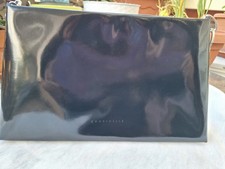 BORSA IN VERNICE NERA, MARCA COCCINELLE.