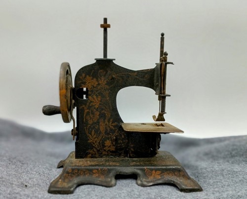 Macchina cucire giocattolo - cucire,