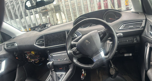 Peugeot 308 active premium 5dr - peugeot,