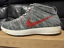 NIKE LUNAR FLYKNIT CHUKKA