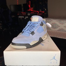 Nike Air Jordan 4 "University