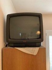 Tv marca mivar con telecomando nuovo e collegabile al decoder