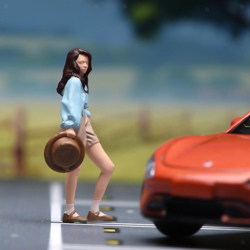 Ragazza con cappello - 1:64,