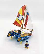 The duck catamaran disney - duck,