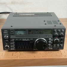 ICOM IC-735 Ricetrasmettitore