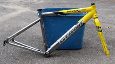 GIANT OCR3 ROAD BIKE FRAME