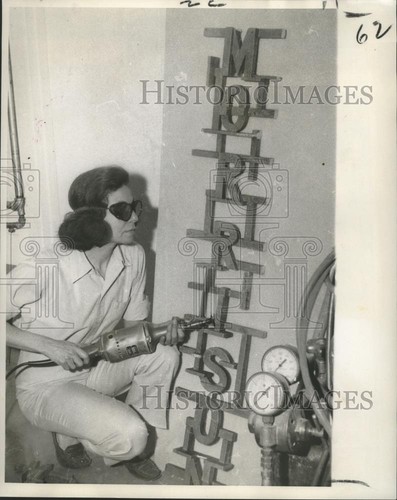 1969 press photo - photo, lin