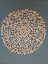 Centrino lavorato a mano