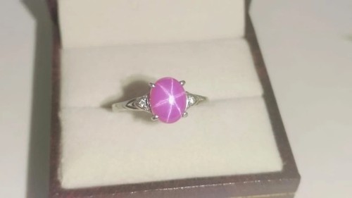 Anello zaffiro stella rosa