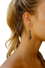 ◦•→◉✿ BLACK GOLDEN