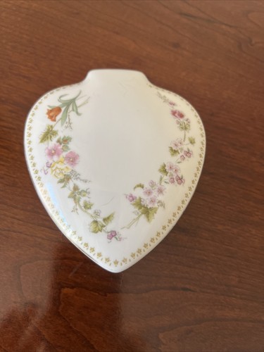 Wedgwood mirabelle bone - 4",