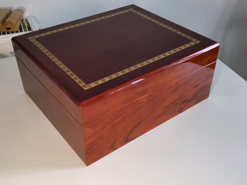 Vintage wooden cigar humidor - vintage,