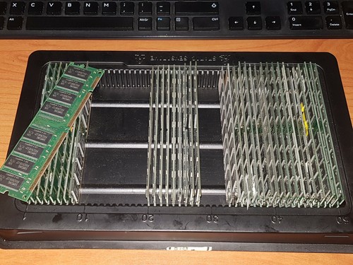 Vecchio computer memoria - vecchio,