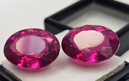 Coppia orecchini zaffiro rosa