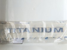 FORD FIESTA FOCUS TITANIUM LOGO SIGLA EMBLEMA FREGIO STEMMA SCRITTA BADGE TARGA