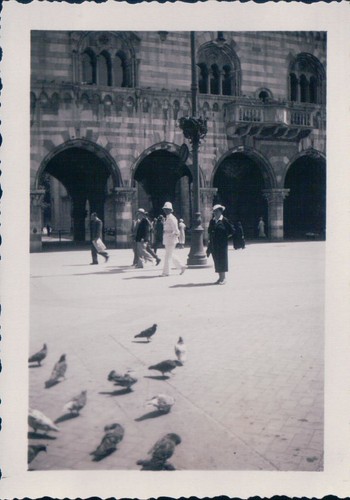 Foto donna piazza duomo - di,