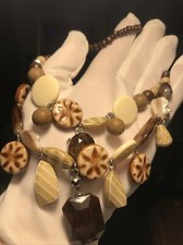 Collana con perline a strati