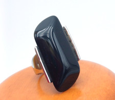 ANELLO GEOMETRICO CON GEMMA RETTANGOLARE