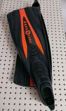 Pinne Aqualung, modello