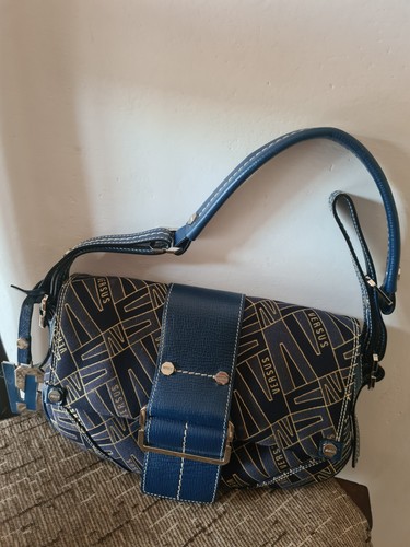 Versace versus borsa - versus.,