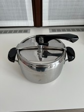 PENTOLA  A PRESSIONE LAGOSTINA