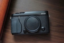 Fujifilm XE1 16,3 megapixel fotocamera digitale mirrorless solo corpo design leggero USATO