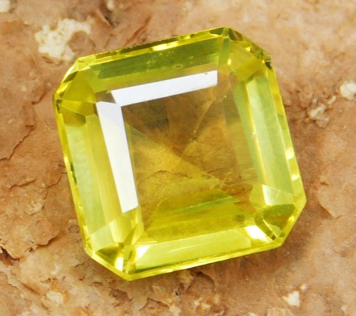 Zaffiro giallo naturale non