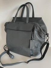 Lussuosa    borsa  tracolla   trasformabile  in  zaino   pelle  grigio Piquadro