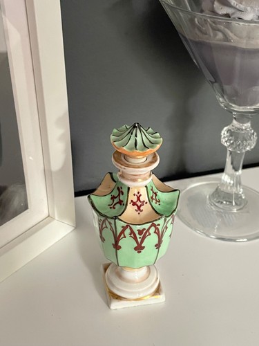 Antique french green cream - green,