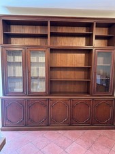 Elegante libreria vintage in
