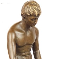 Statua scultura bronzo uomo