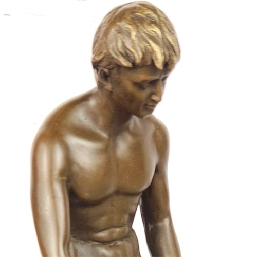 Statua scultura bronzo uomo