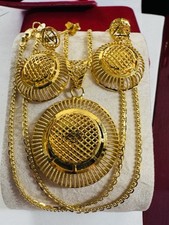 Nuovo orecchino tondo e