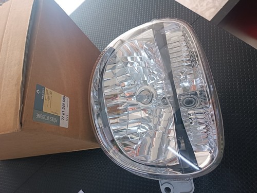 Faro anteriore sinistro