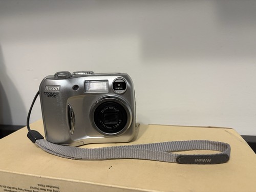 Nikon coolpix 2100 grigia