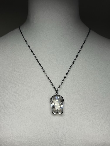 Collana con ciondolo cristallo