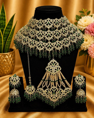 Set gioielli strass verdi