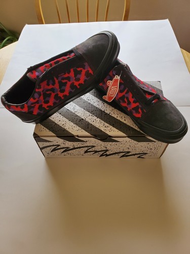 Stray rats vaults vans - stray,