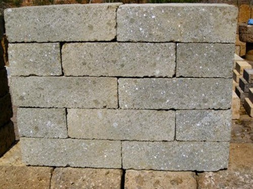 Tufo grigio scuro - , facciavista